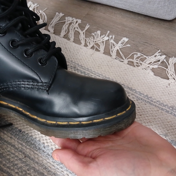 Dr MARTENS + skirt ! - Picture 11 of 12